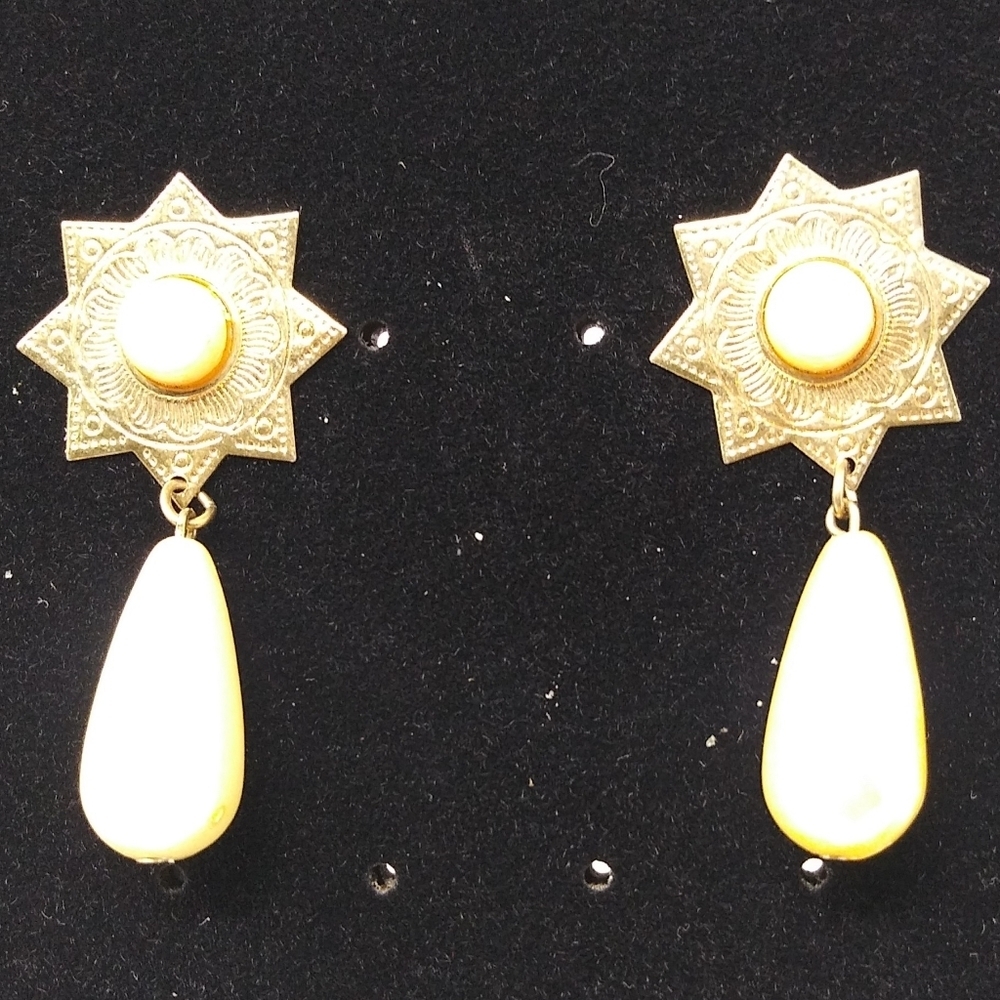7 Piece Vintage Gold/Black Tone Jewelry Set - Picture 4 of 7